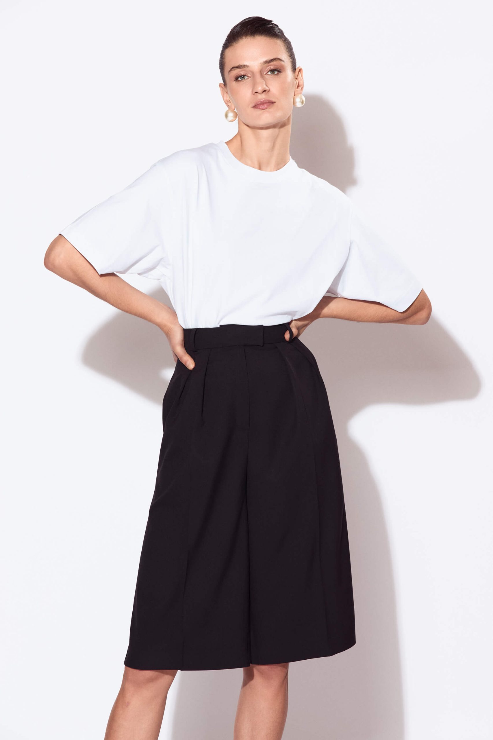 63%polyester, 33%rayon, 4%spandex