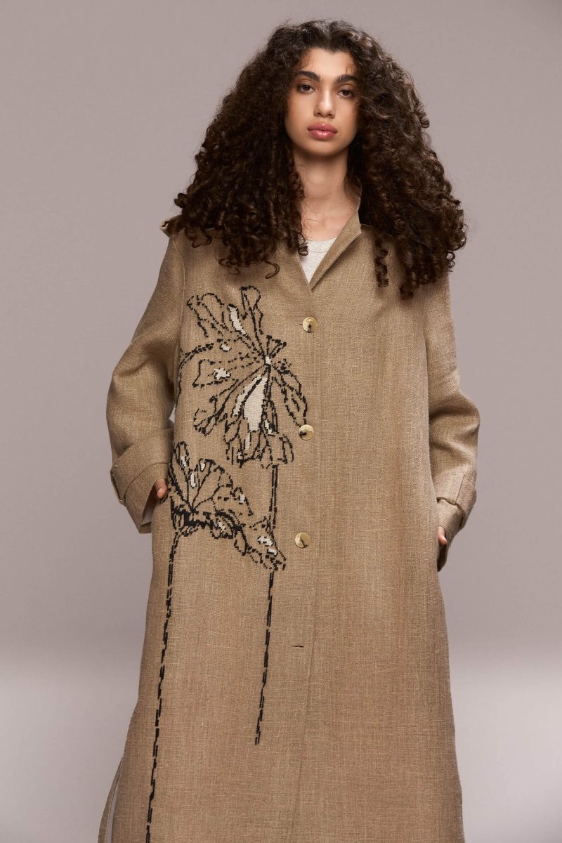 model is 1,78 and wears size 38