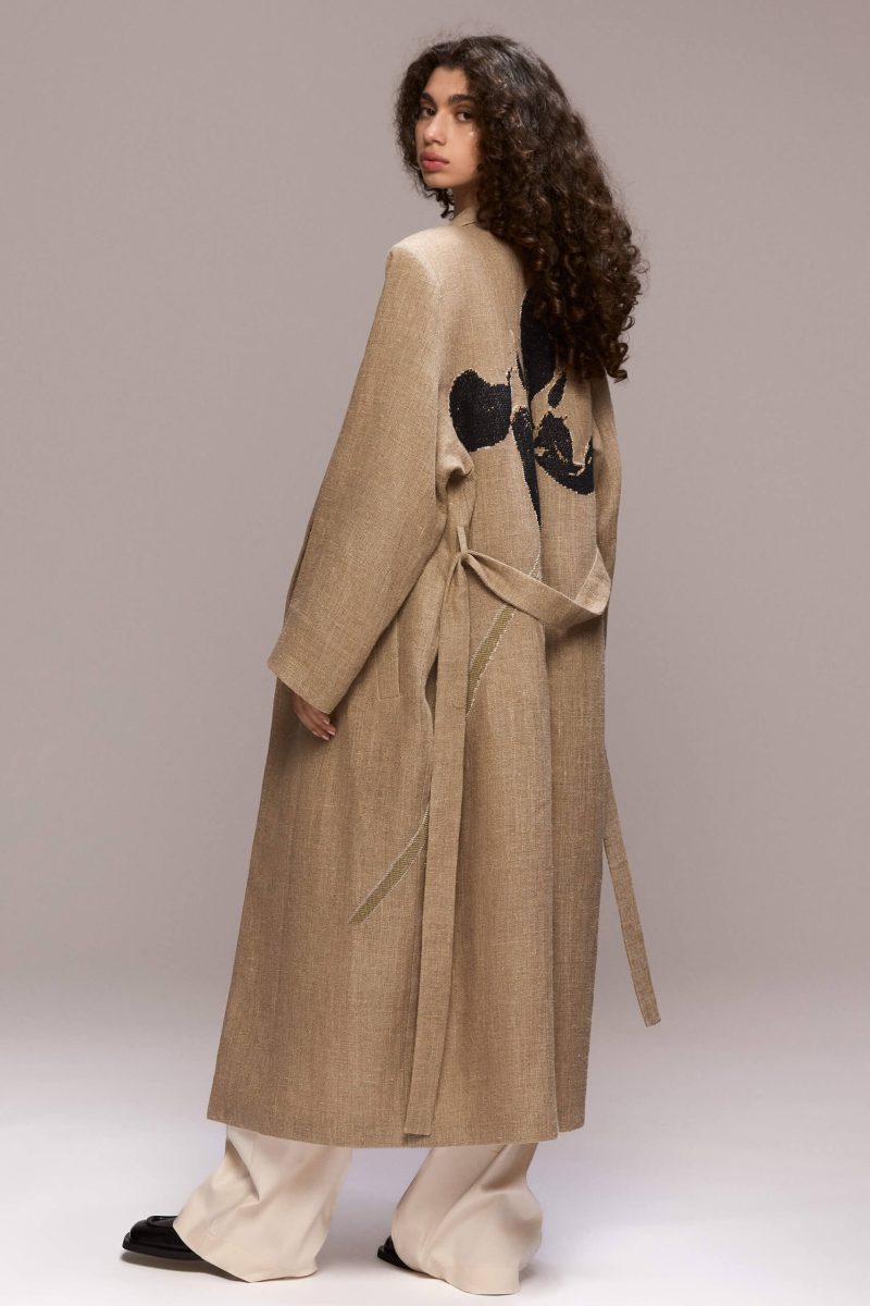 model is 1,78 and wears size 38