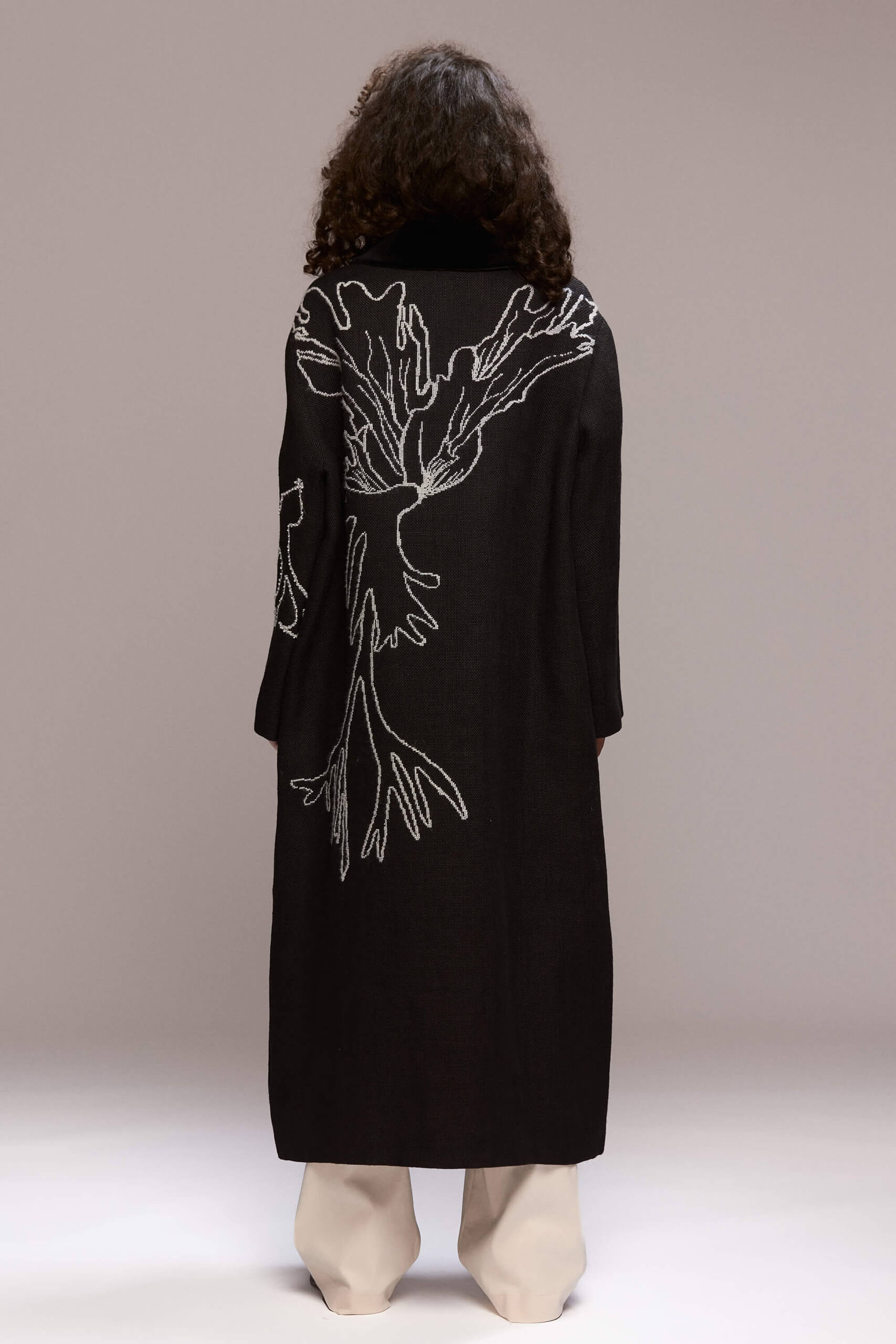 model is 1,78 and wears size 38