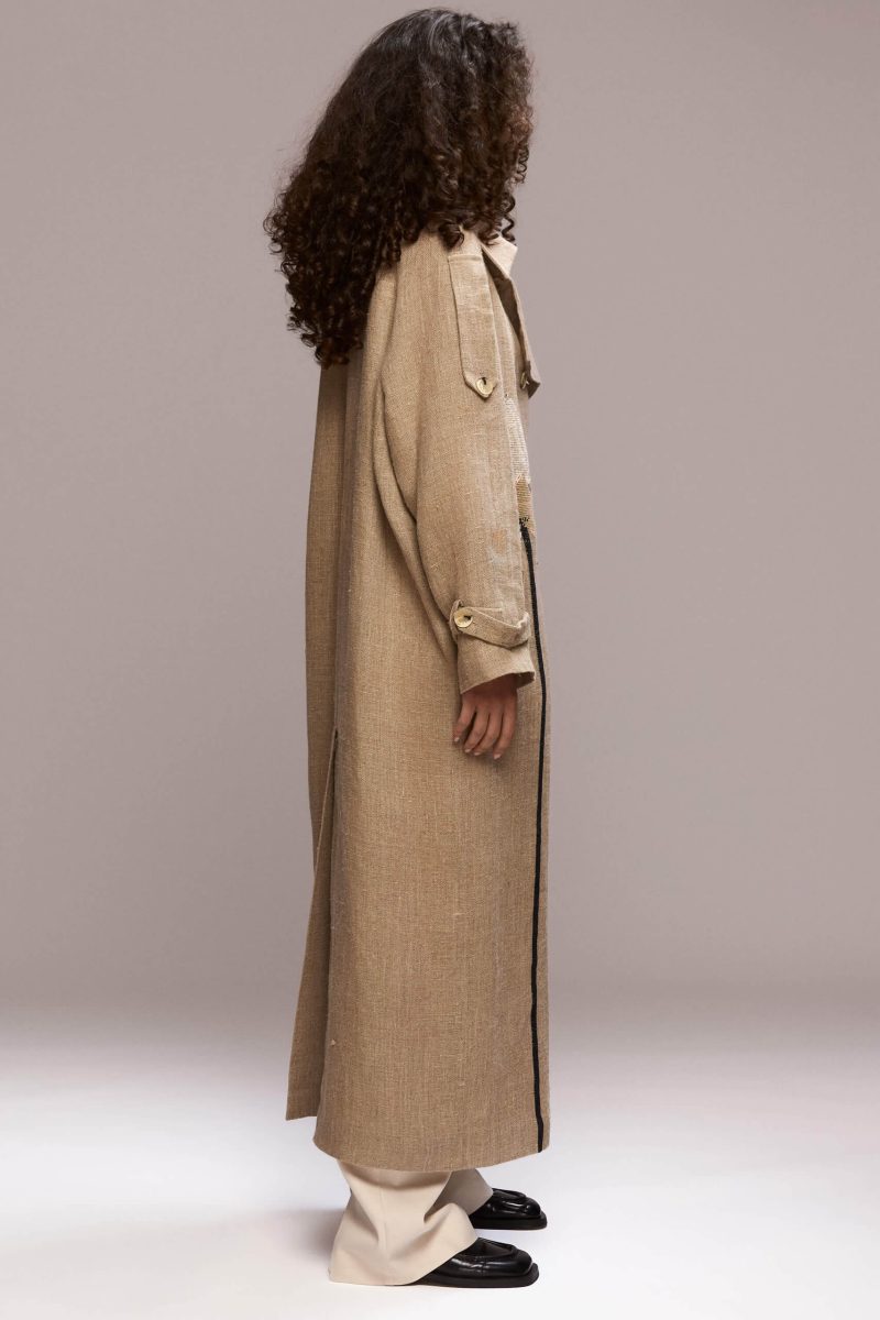 model is 1,78 and wears size 38