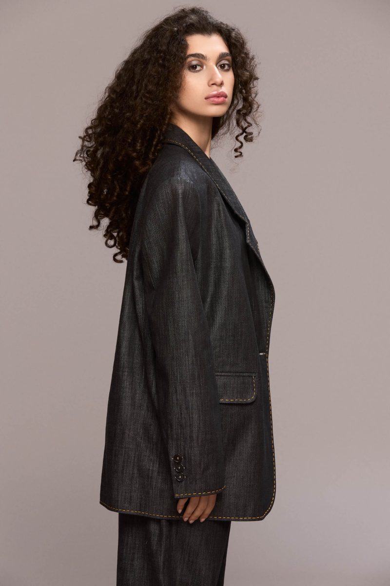 model is 1,78 and wears size 38