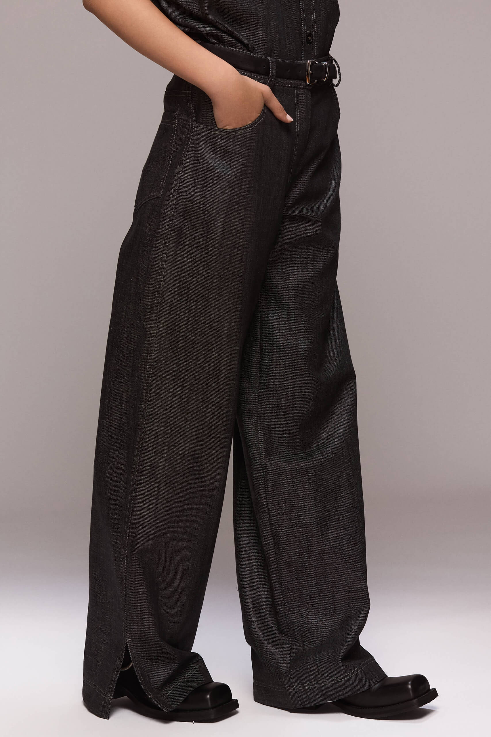 model is 1,78 and wears size 38