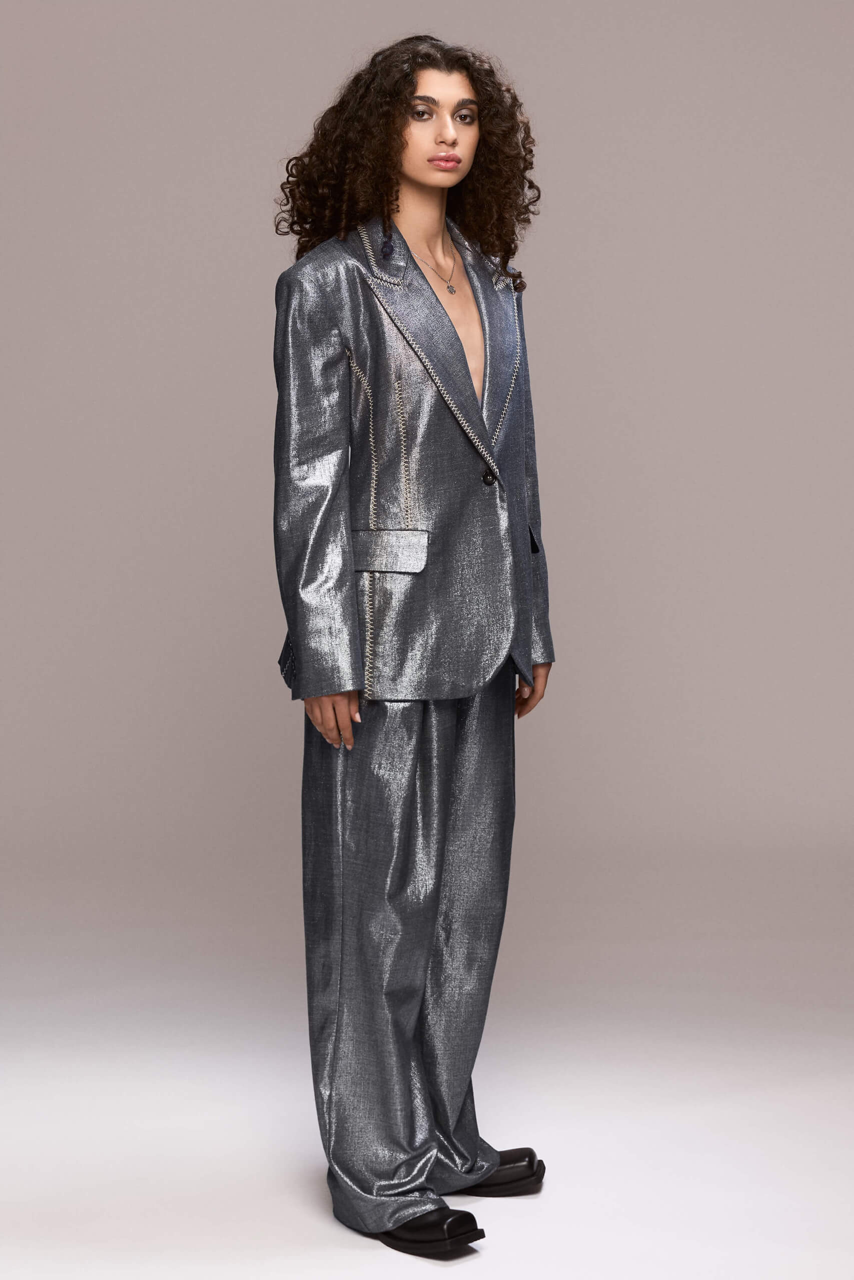 model is 1,78 and wears size 38