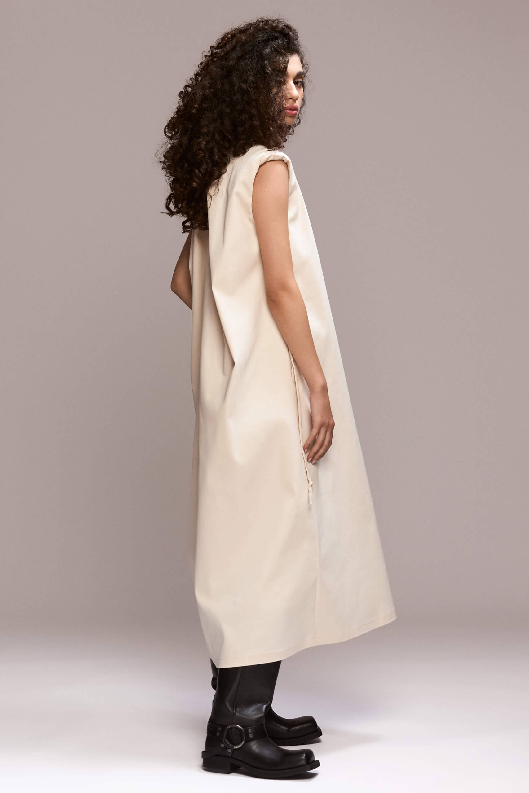 model is 1,78 and wears size 36